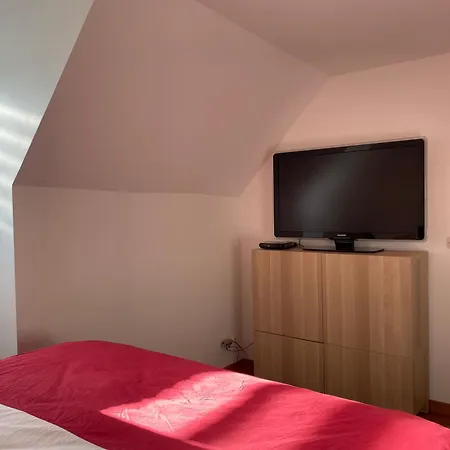 Climatisee, Entre Paris Disneyland, Au Coeur Des Jeux Olympiques Canoe-kayak, Guest house