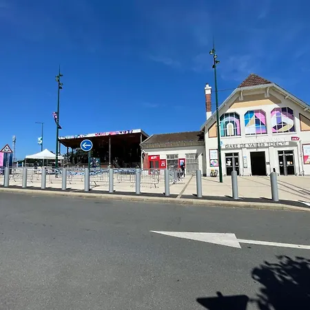 Climatisee, Entre Paris Disneyland, Au Coeur Des Jeux Olympiques Canoe-kayak, *
